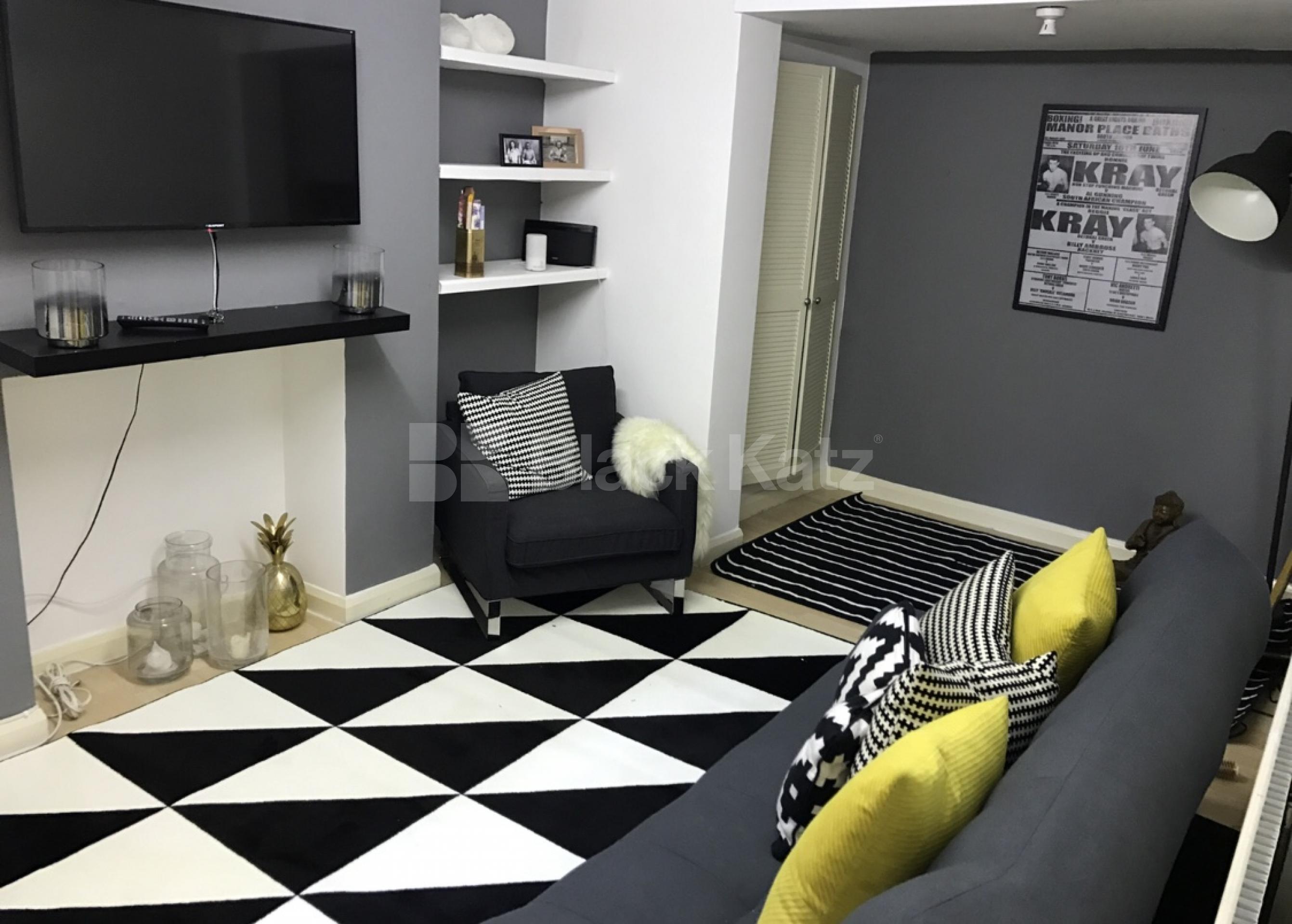 			SPACIOUS STUDIO INC HEATING + HOT WATER, Studio Apartment, 1 bath, 1 reception Flat			 Mare Street, HACKNEY-LONDON FIELDS E8